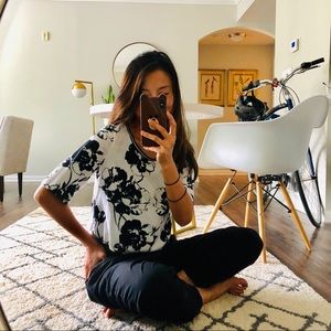 Abercrombie & Fitch BW Floral Crop Top